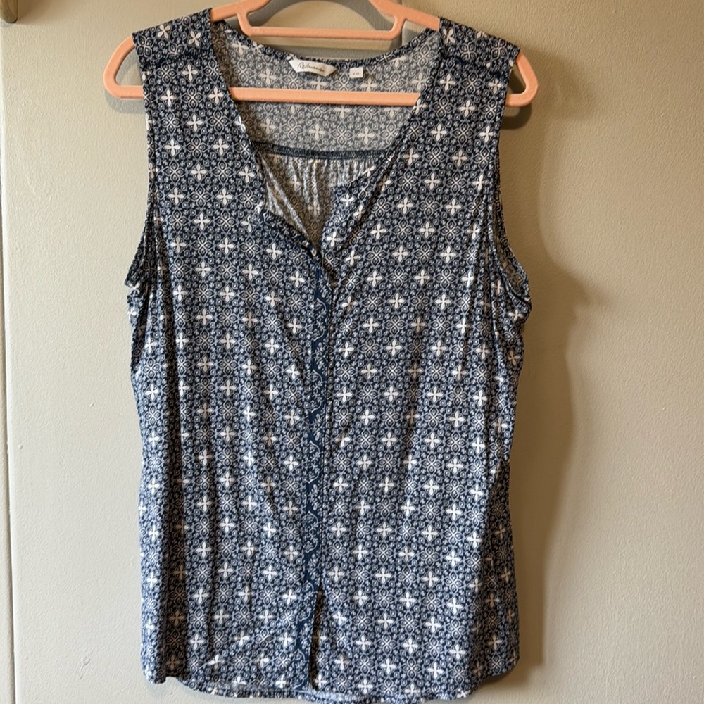 Lg. Blue and White Reitmans Sleeveless Blouse